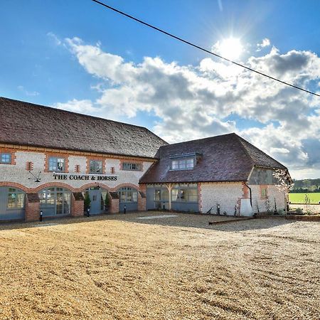ホテル The Coach And Horses ワージング エクステリア 写真