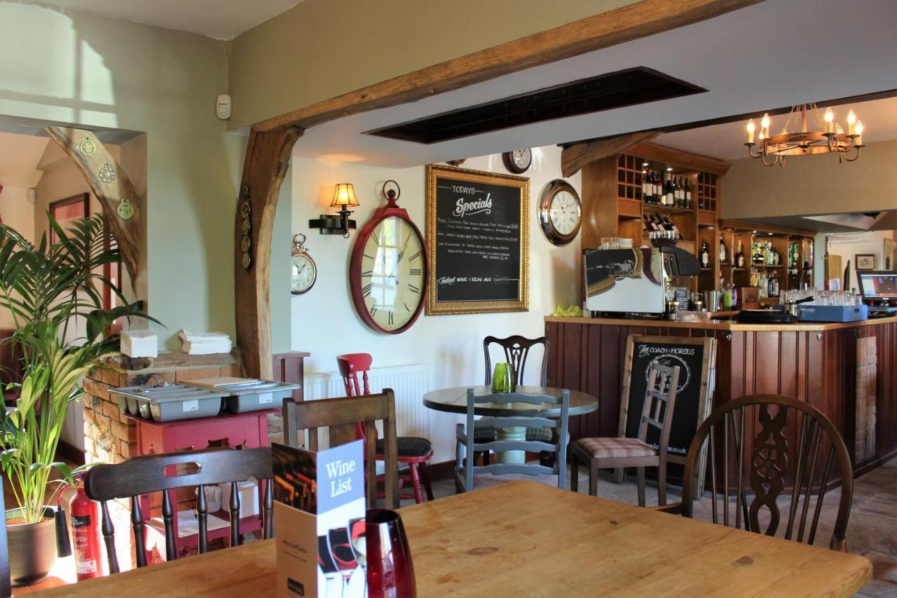 ホテル The Coach And Horses ワージング エクステリア 写真
