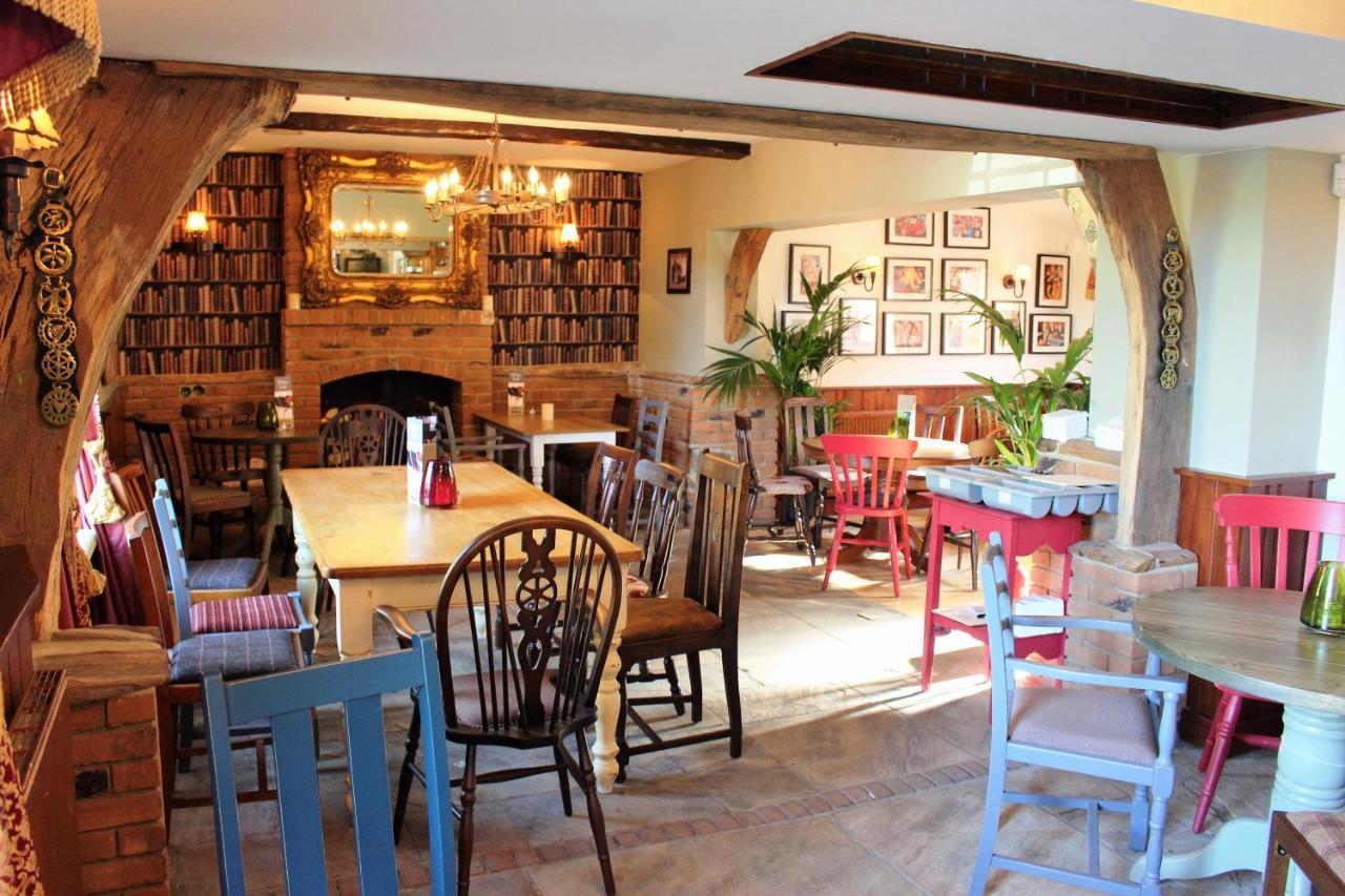 ホテル The Coach And Horses ワージング エクステリア 写真