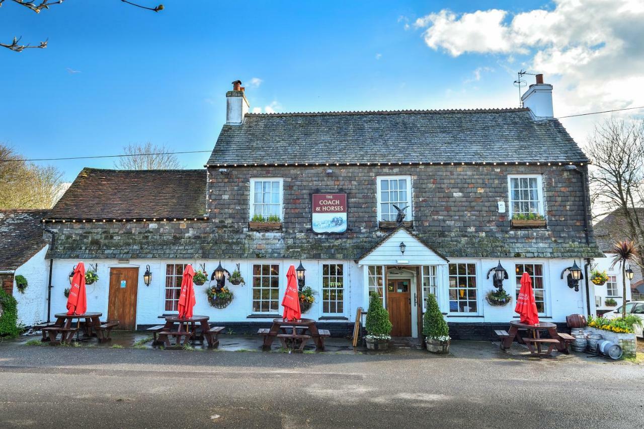 ホテル The Coach And Horses ワージング エクステリア 写真