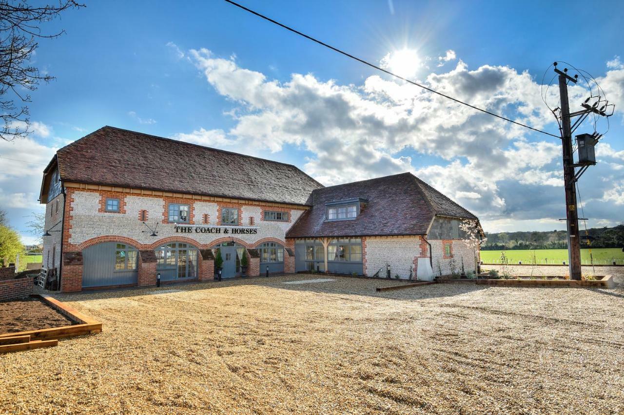 ホテル The Coach And Horses ワージング エクステリア 写真
